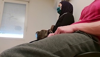 Paljastan Miehuuteni Vastaanottoalueella Ennen Häntä...