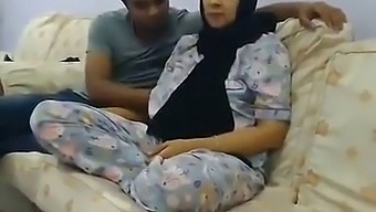 Bangladeshi Threesome Sex - Six Clips