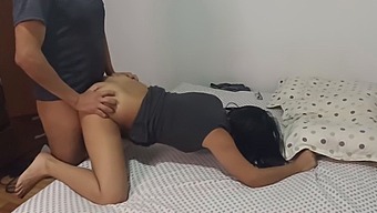 Můj Soused Vstupuje Do Mého Domova Na Sexuální Aktivitu, Když Je Můj Manžel V Práci