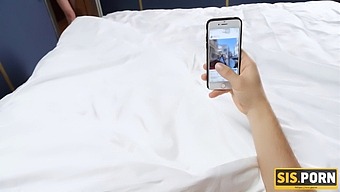كس أخته السمراء يتم حفره من قبل صديقها السابق