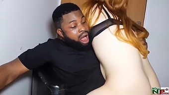 White Diamond Uživa V Velikem Črnem Tiču Od Zadaj V Nigerijski Pornografiji