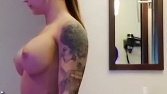 حفل السكس الكثيف يركب وينيك زب ضخم في مشهد جنسي خشن ..